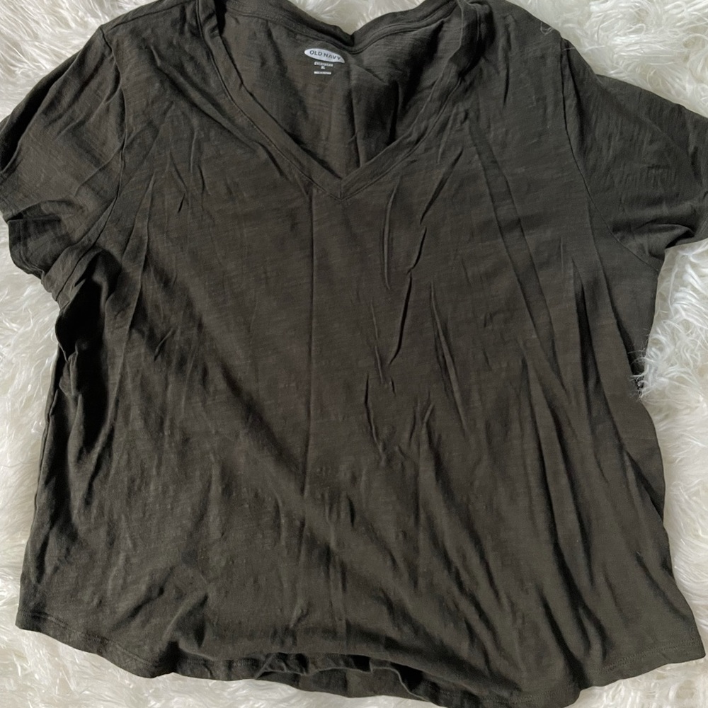 V-neck old navy tee shirt